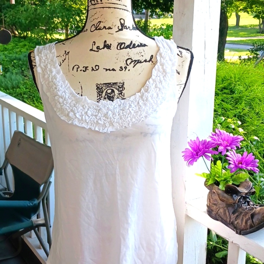 LOFT ANN TAYLOR Ruffle Crisp White Tank Top Medium